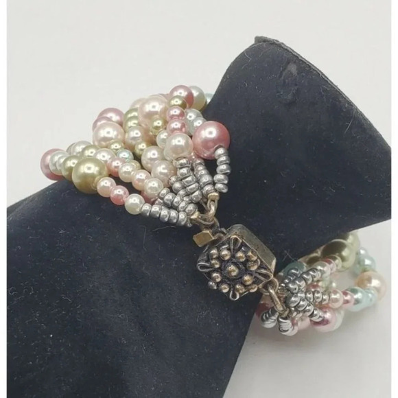 Vintage? Faux Pastel Pearls 8 Strand Bracelet Sterling ? Detail Clasp - Picture 4 of 8